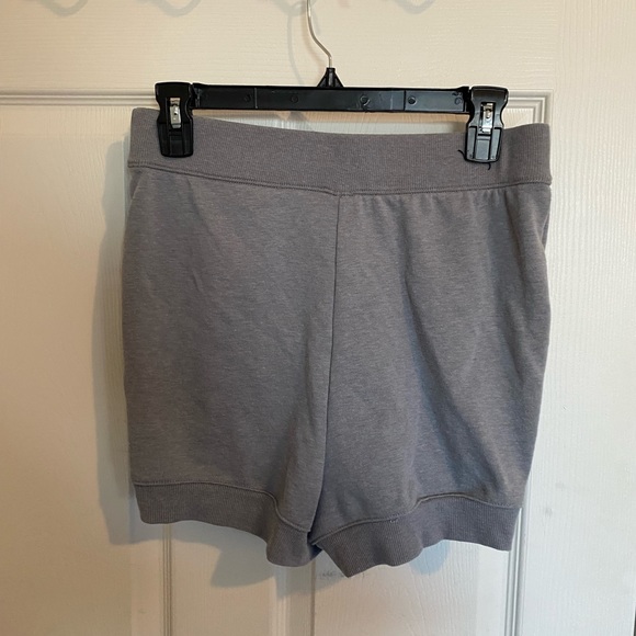 Grey Nike shorts - Picture 2 of 2